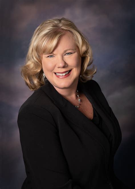 gretchen holmgren|Iba pa.